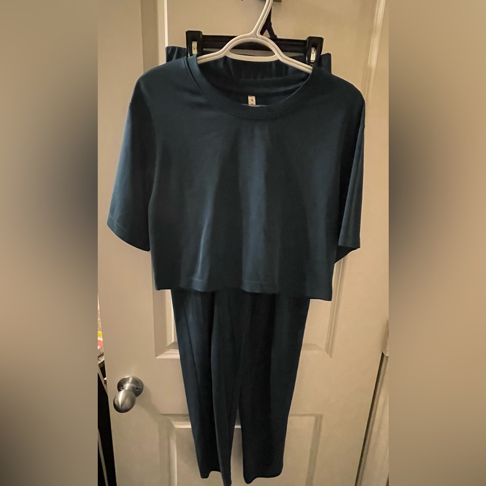 Fabletics Sleek Knit set